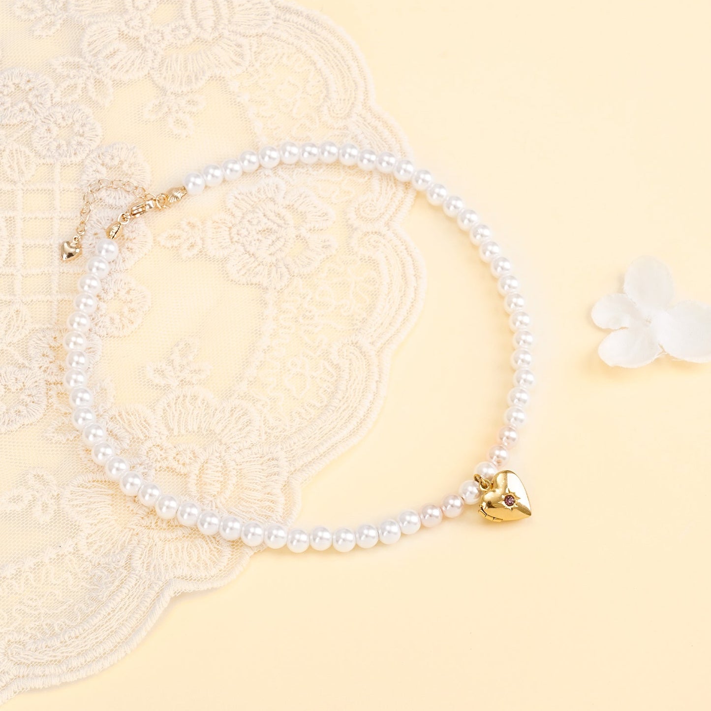 Personalized Birthstone Girl‘s Heart Locket Pearl Necklace