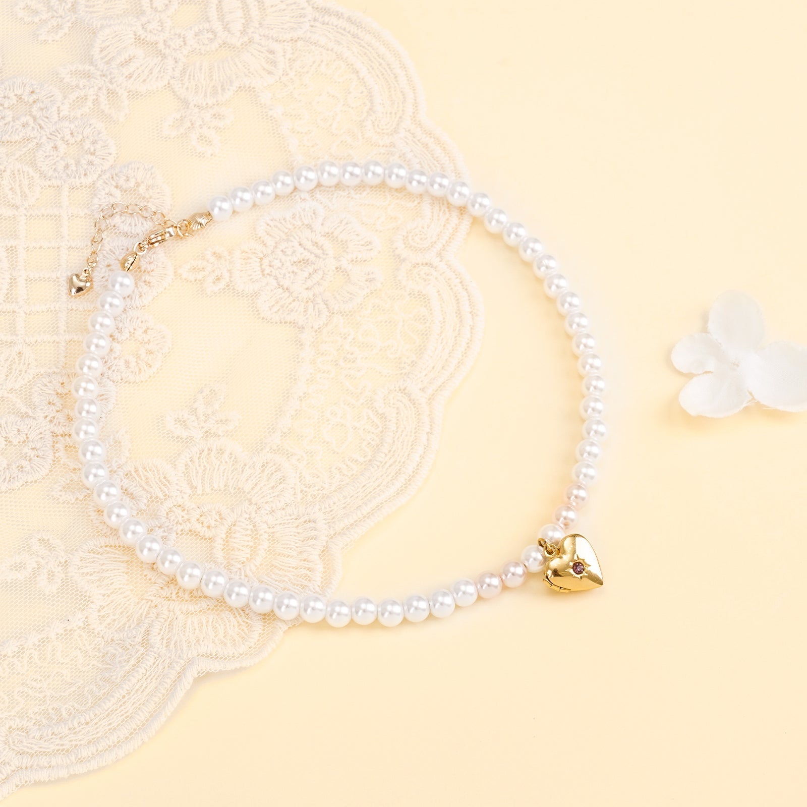 Personalized Birthstone Girl‘s Heart Locket Pearl Necklace