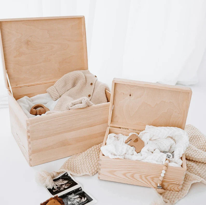Personalized baby souvenir box